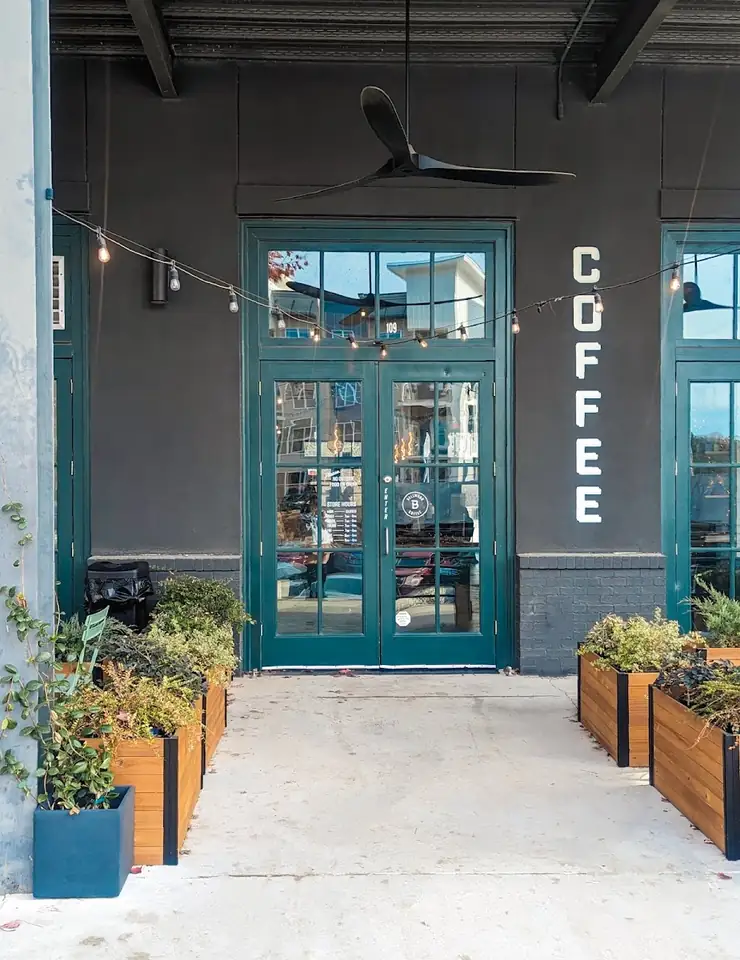 Bellwood Coffee, outside