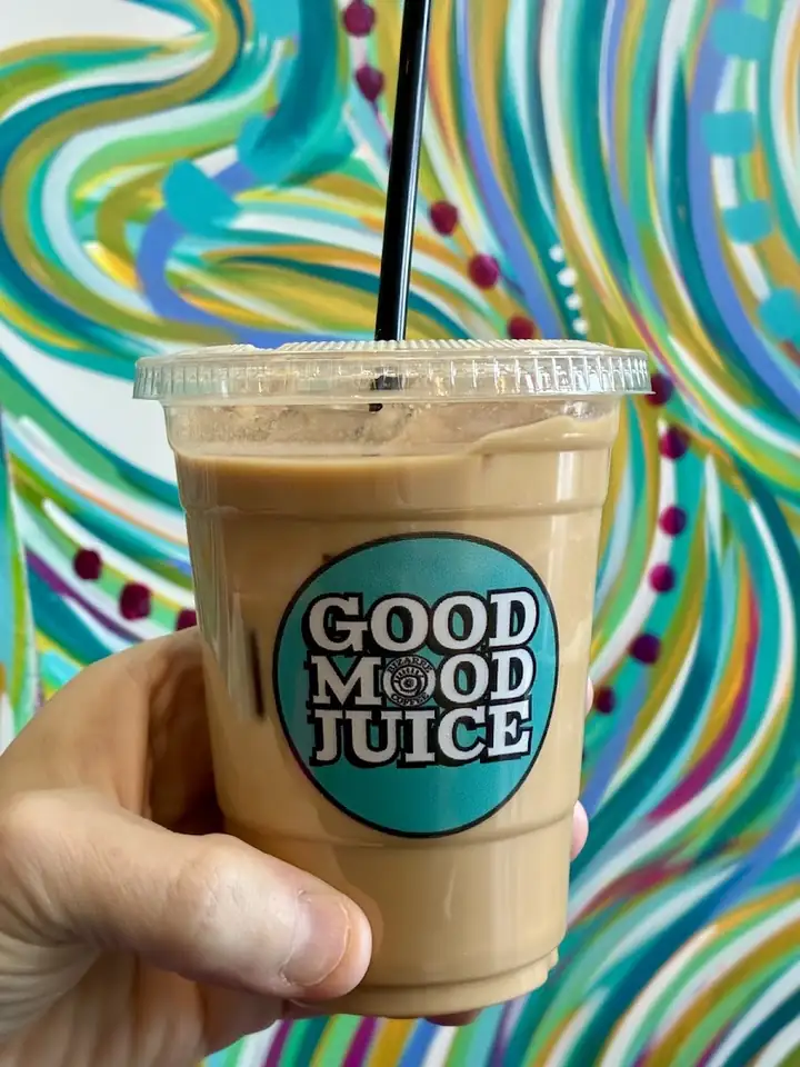 Bizarre Coffee, iced latte