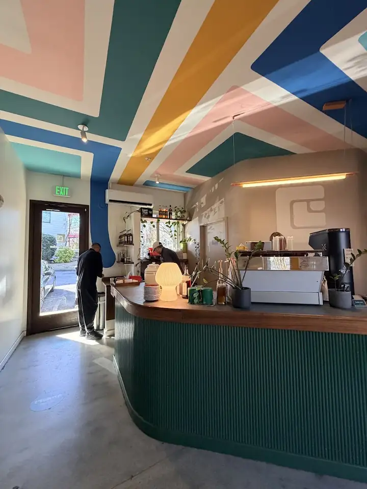 Con Leche Coffee, counter