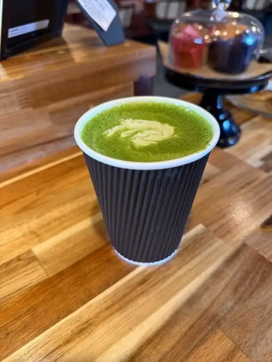 Dancing Rabbits Espresso & Wine, matcha latte