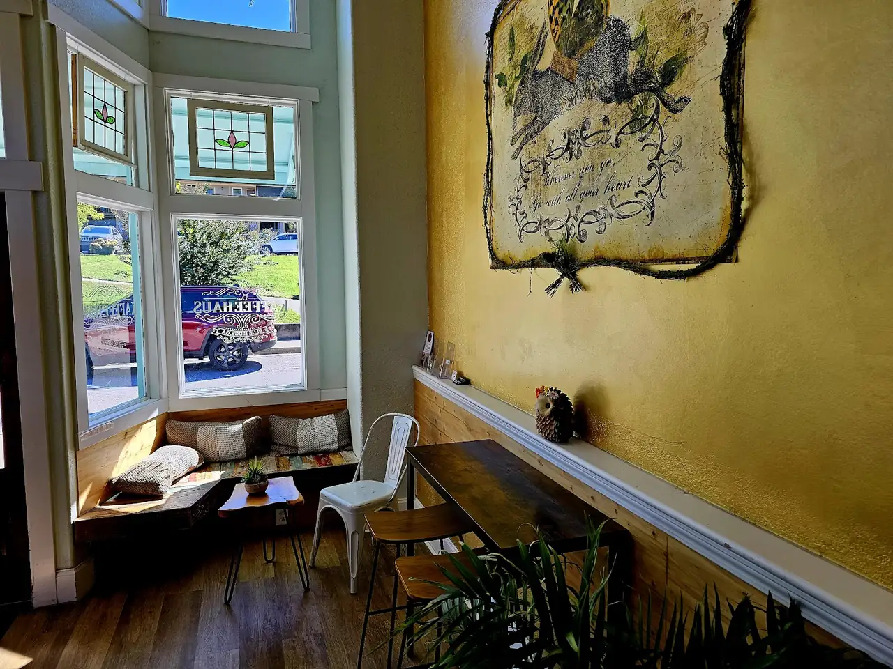 Das Kaffee Haus, window seats