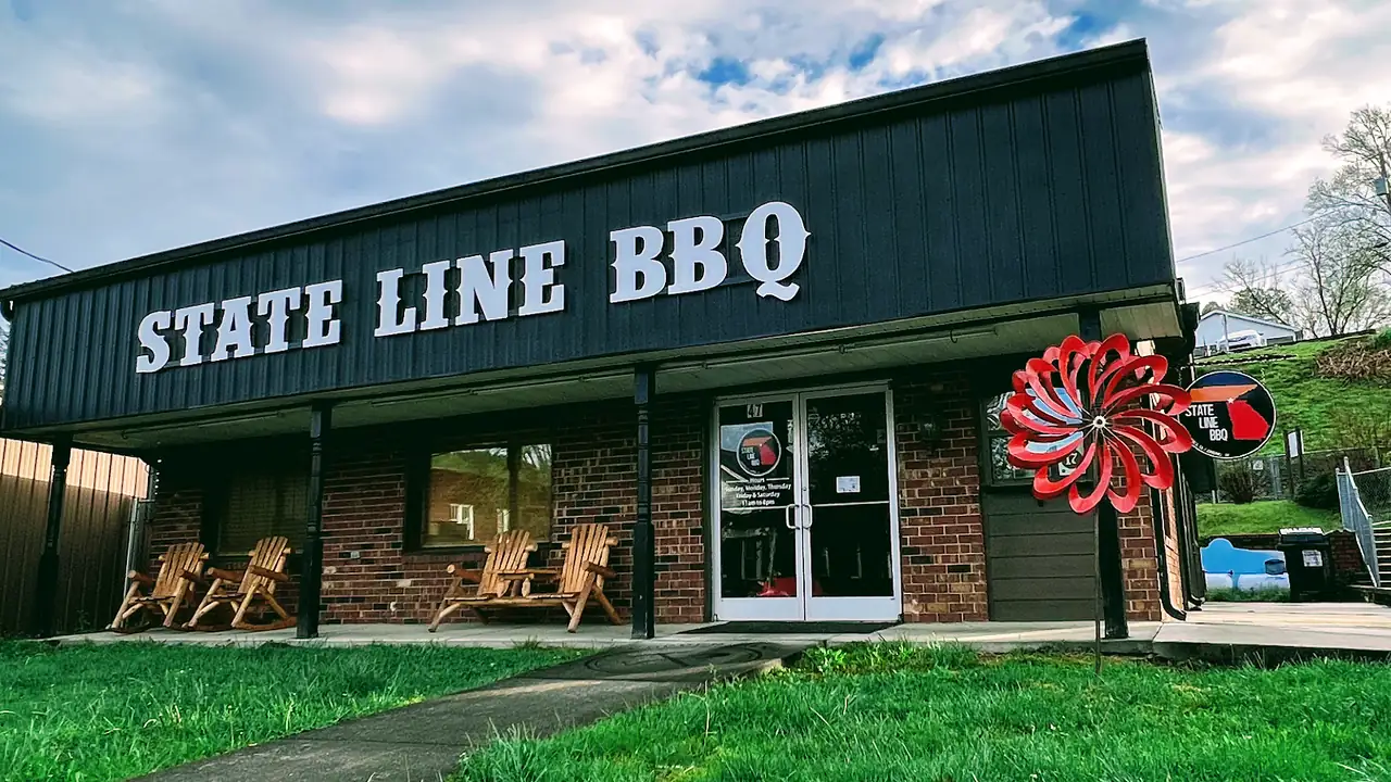 McCaysville and Copperhill state line, state line bbq, on the georgia and tennessee line