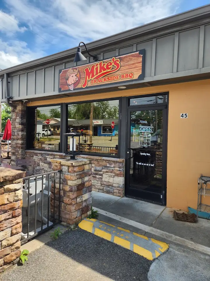 Mike's Trackside BBQ