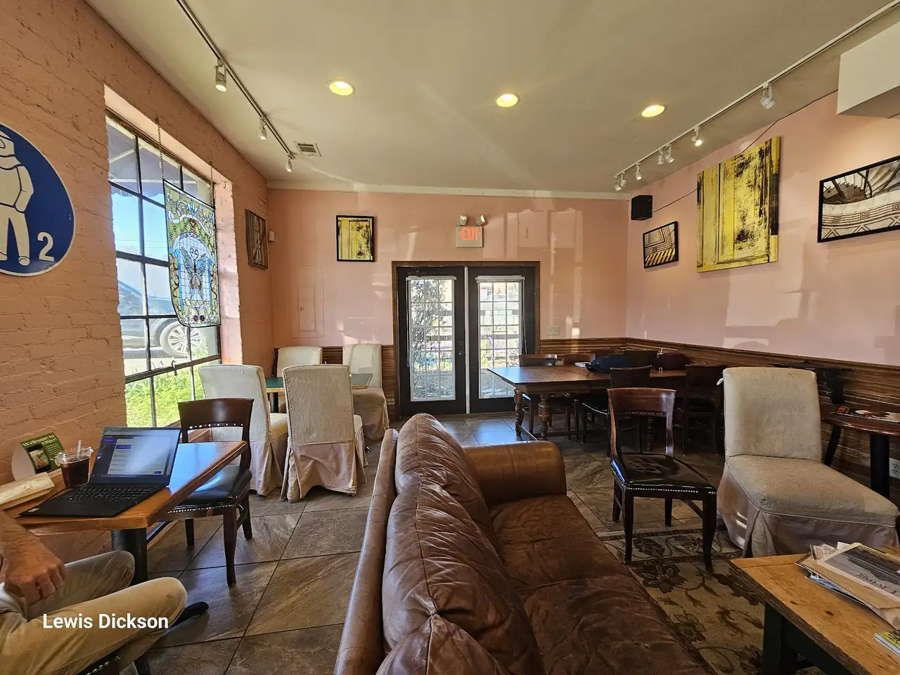 Mountain Town Coffee, seating