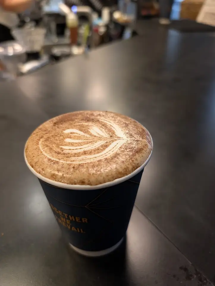 Prevail Union, latte