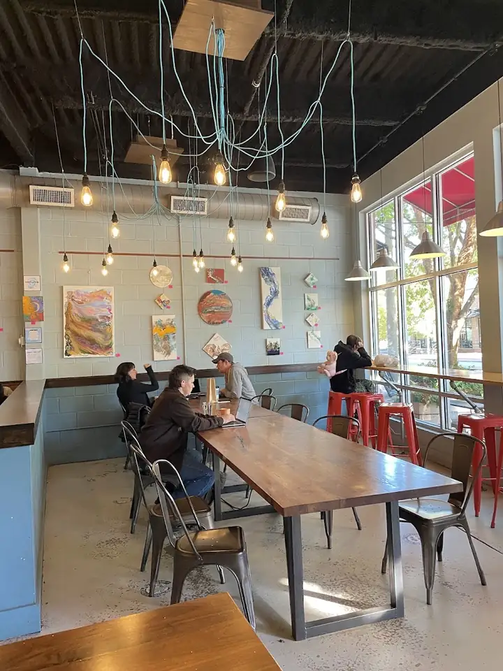 Taproom Coffee, seating