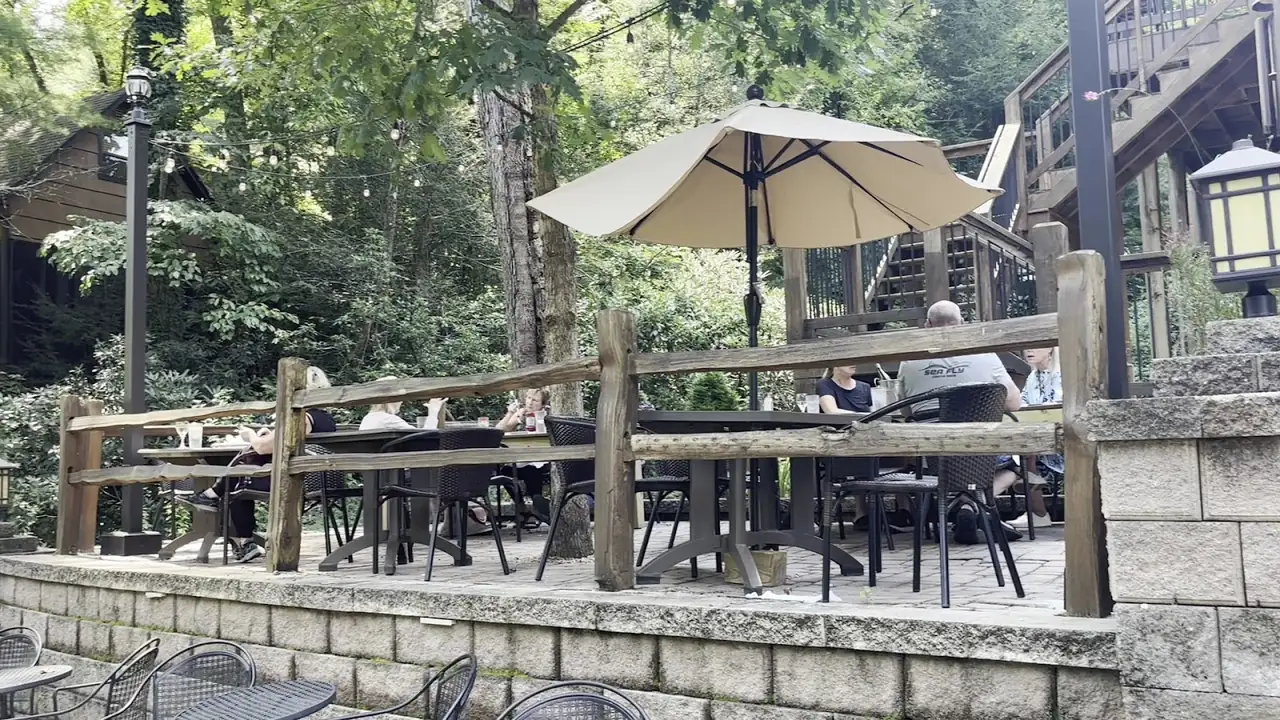 Toccoa Riverside Restaurant